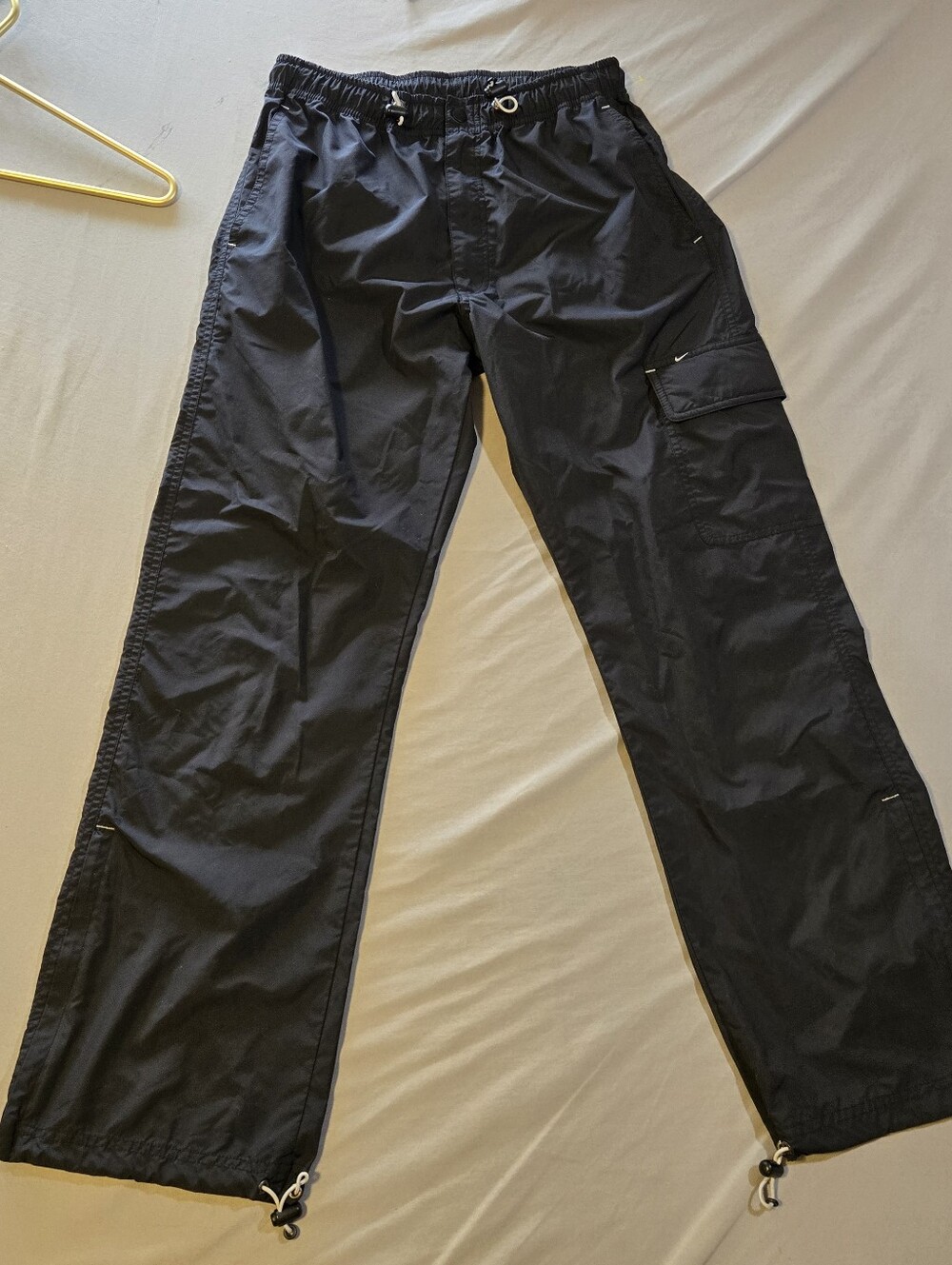 Nike Men's Black Water Resistant Cargo Pants Sz Medium